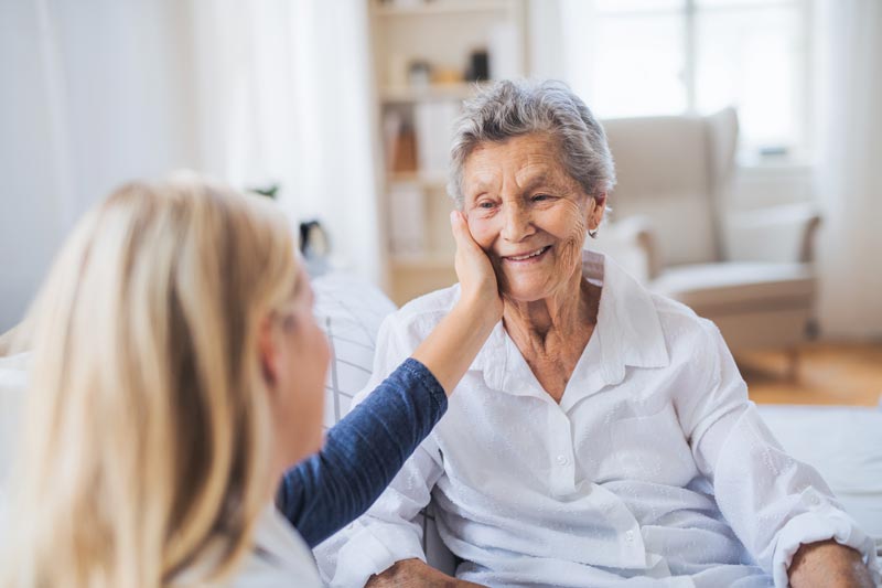 5 Valuable Benefits of Companionship for Seniors 1